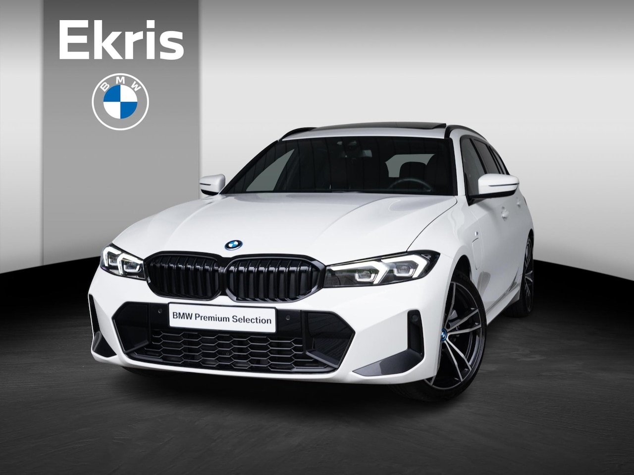 BMW 3-serie Touring - 320e | M Sportpakket | Travel Pack | 19 inch | Glazen panoramadak | HiFi | Sportstoelen - AutoWereld.nl