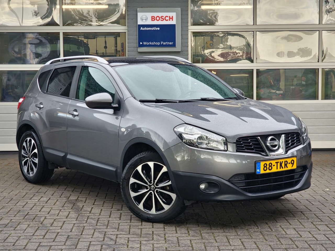 Nissan Qashqai - 1.6 Connect Edition|Clima|Navi|Trekhaak|18-inch|Pano| - AutoWereld.nl