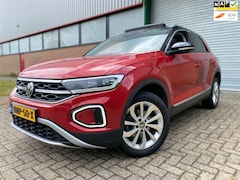 Volkswagen T-Roc - 1.5 TSI Automaat Panorama Navi Carplay