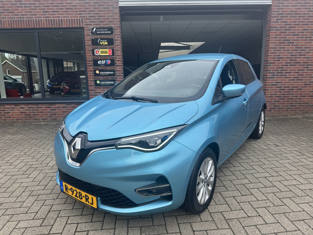 Renault Zoe - R135 Intens 52 kWh/KOOP ACCU/ PDC voor/achter incl camera/stuur en voorstoelen verwarmd - AutoWereld.nl