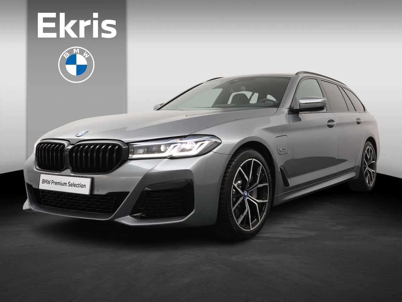 BMW 5-serie Touring - 530e xDrive | High Executive | M Sportpakket | Trekhaak | Panodak | Head-Up | Laserlights - AutoWereld.nl