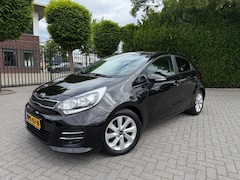 Kia Rio - 1.2 (4 cil.), Clima, Cruise Control, Navigatie, LM-velgen 16", Achteruitrijcamera, Parkeer