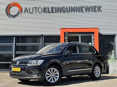 Volkswagen Tiguan - 1.5 TSI ACT Comfortline Business / Schuifkanteldak / Stoelverwarming / Digital Cockpit /