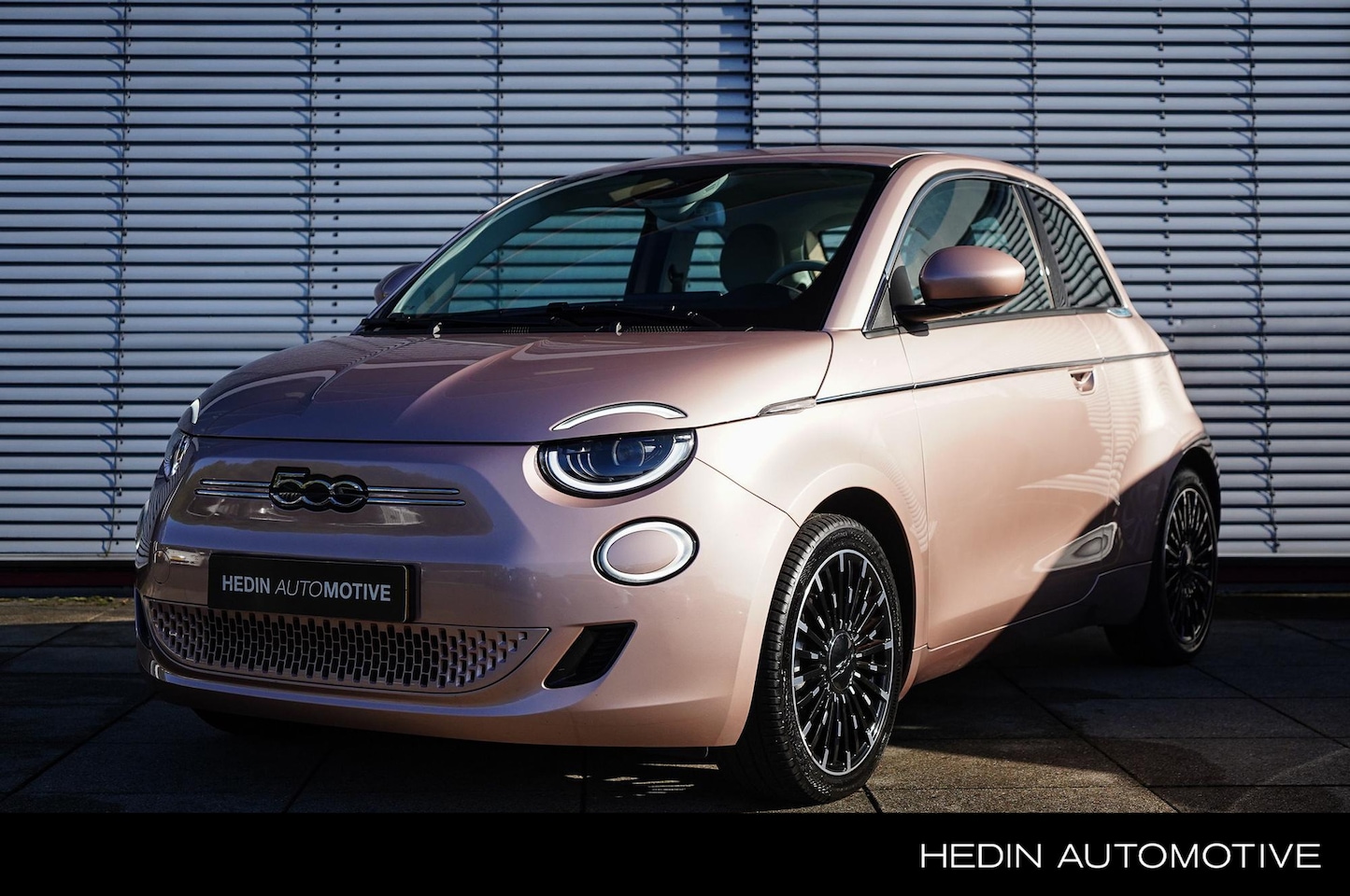 Fiat 500e - 42 kWh Hatchback La Prima | JBL-audio | LED | Navigatie | Parkeersensoren - AutoWereld.nl