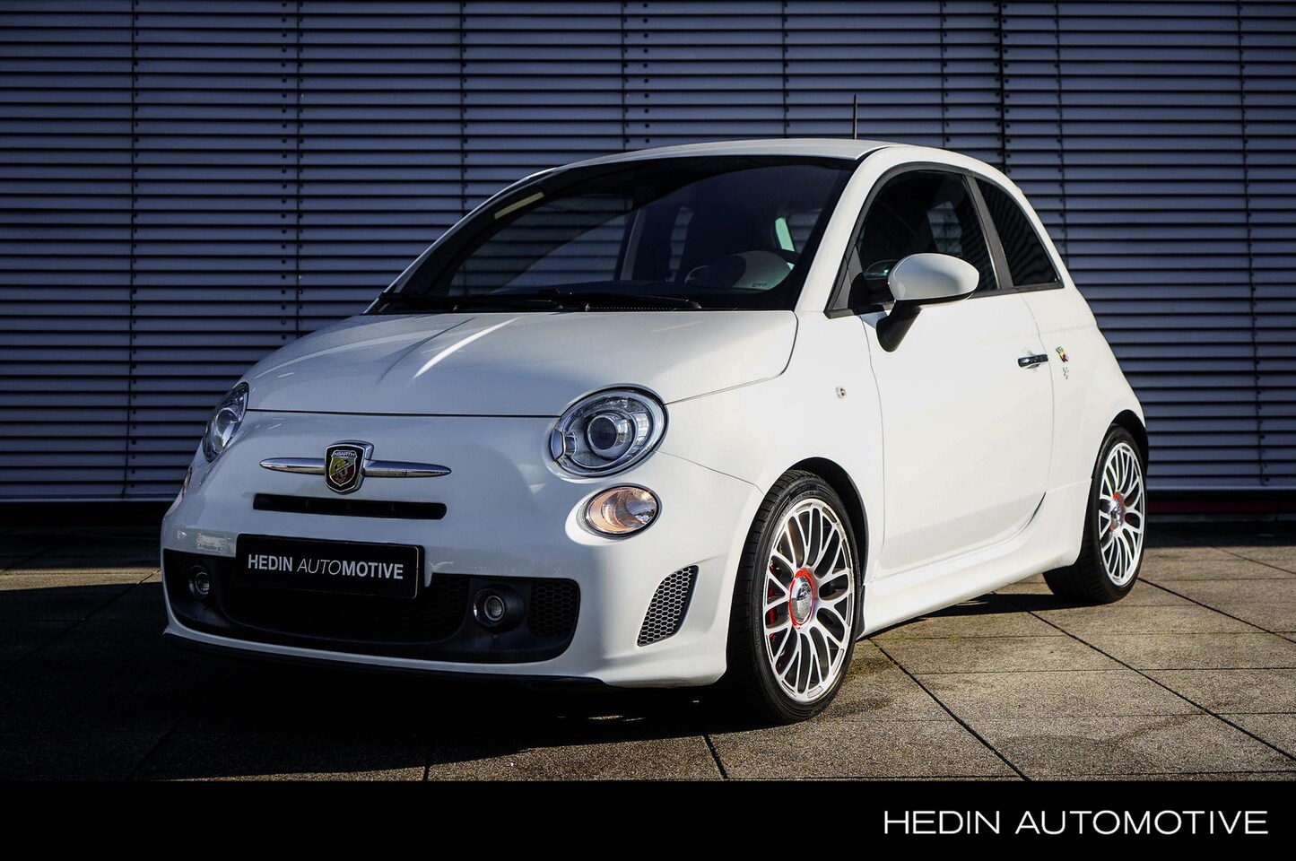 Abarth 595 - 1.4 T-Jet Abarth Turismo | Leder| Ragazzon Uitlaat | XENON | Bluetooth | 17'' Velgen | - AutoWereld.nl