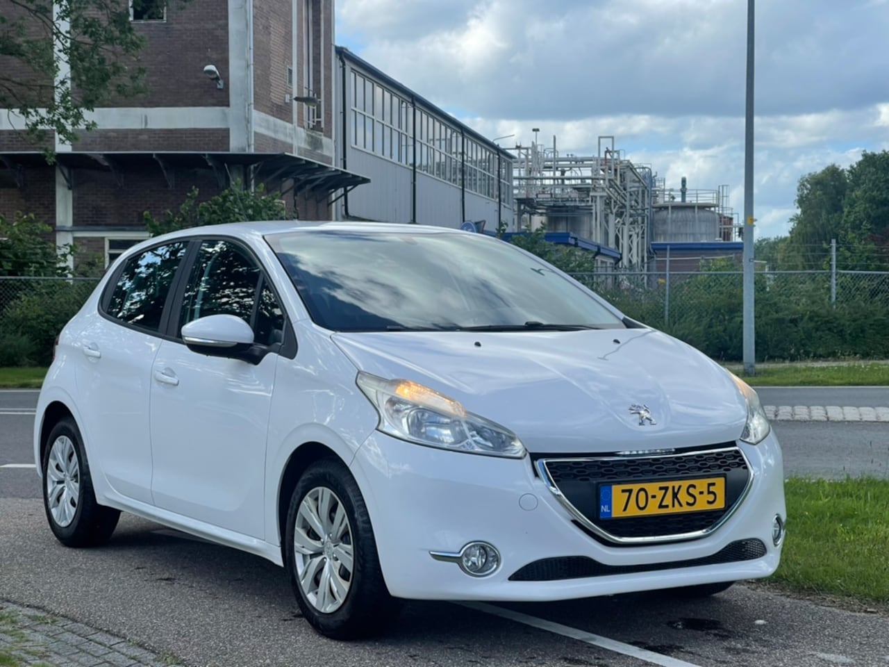 Peugeot 208 - 1.2 VTi Blue Lease | Navigatie | 5 Deurs | Airco | Parkeersensoren | Cruise Control | - AutoWereld.nl