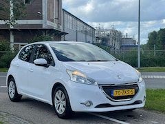 Peugeot 208 - 1.2 VTi Blue Lease | Navigatie | 5 Deurs | Airco | Parkeersensoren | Cruise Control |