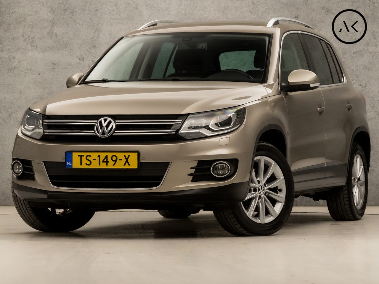 Volkswagen Tiguan - 2.0 TSI Sport&Style 4Motion 180Pk Automaat (NAVIGATIE, CLIMATE, DYNAUDIO, STOELVERWARMING, - AutoWereld.nl