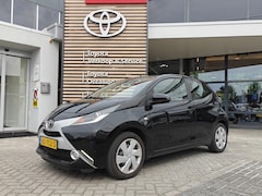 Toyota Aygo - PLAY NL-AUTO TREKHAAK APPLE/ANDROID CAMERA BLUETOOTH HANDSFREE DAB+