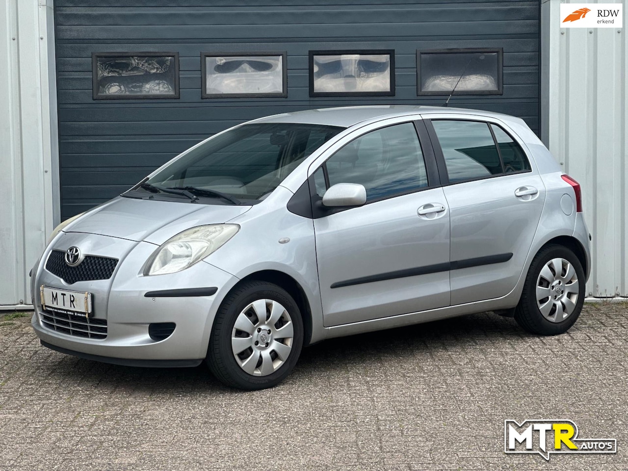 Toyota Yaris - 1.0 VVTi Terra APK|AIRCO|5-DEURS - AutoWereld.nl