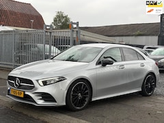 Mercedes-Benz A-klasse - 250 Premium Plus | AMG Line | Sfeerverlichting | 19” AMG | Achteruitrijcamera |
