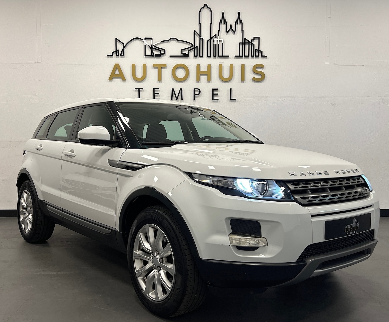 Land Rover Range Rover Evoque - 2.2 eD4 2WD Pure Nap Airco Stoelverwarming Leder Pdc 18 Inch - AutoWereld.nl