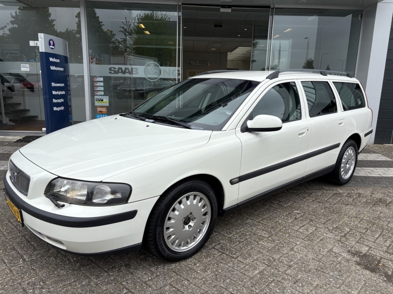 Volvo V70 - 2.4 2.4 - AutoWereld.nl