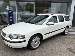 Volvo V70 - 2.4 Trekhaak/Airco/Parrot