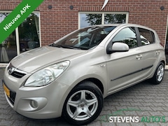 Hyundai i20 - 1.6i i-Catcher Automaat NIEUWE APK / CRUISE / KOUDE AIRCO / TREK