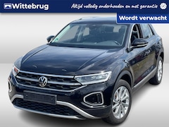 Volkswagen T-Roc - 1.0 TSI 110pk Style / Virtual Cockpit / App-Connect / Stoelverwarming / Navigatie / 17" LM