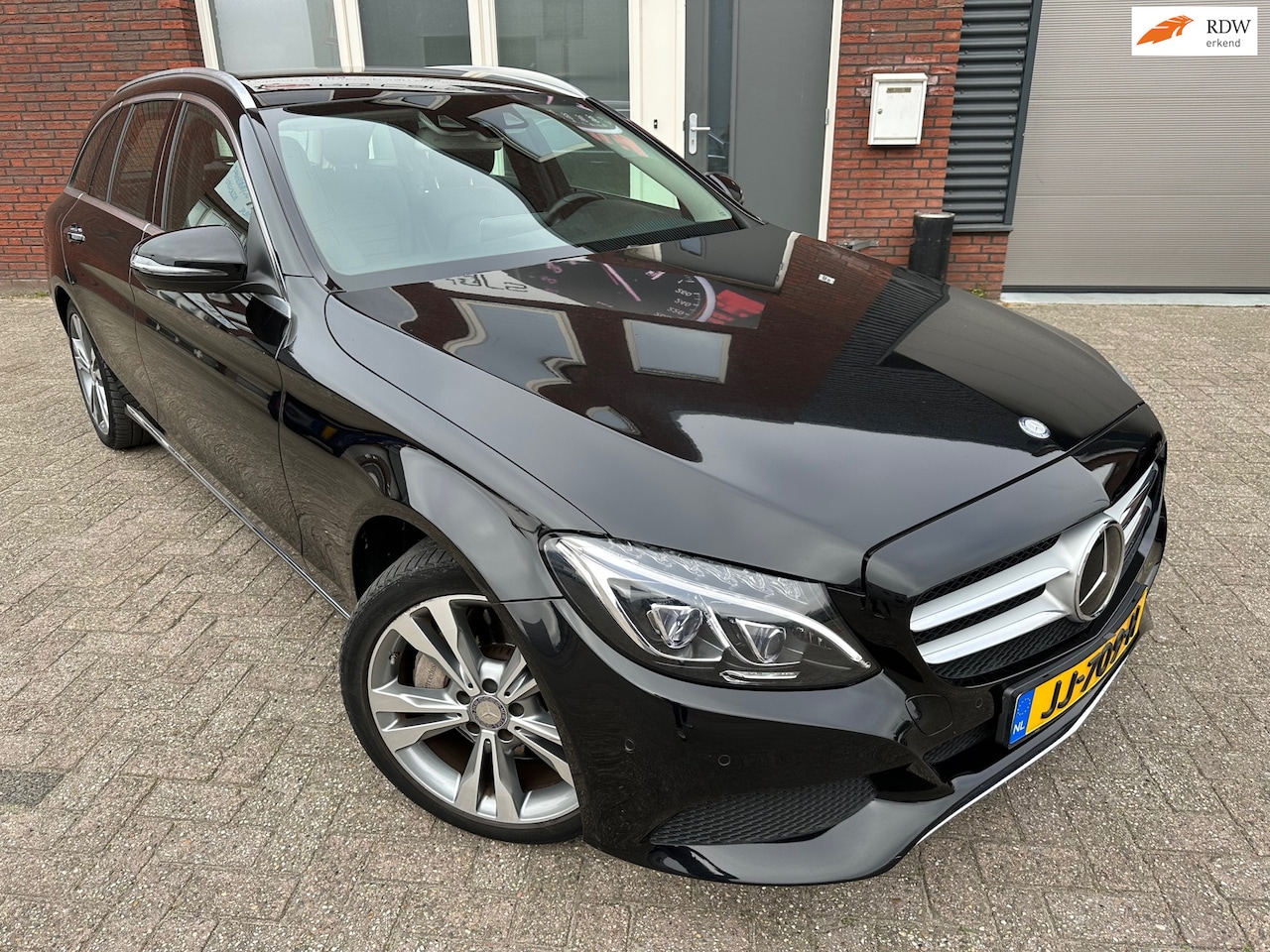 Mercedes-Benz C-klasse Estate - 350 e Lease Edition / Leder / Camera / Navi / PDC - AutoWereld.nl