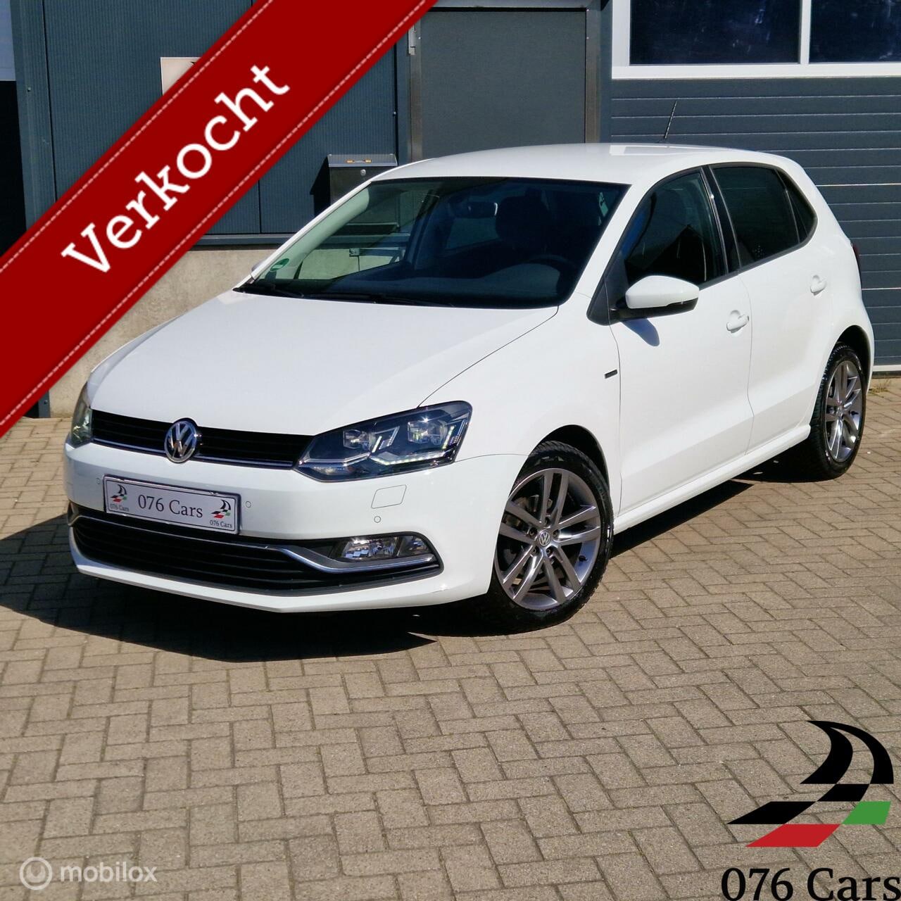 Volkswagen Polo - 1.0 Lounge / XENON/NAVI/R-LINE 17''/CARPLAY/ZEER NETTE AUTO/ - AutoWereld.nl