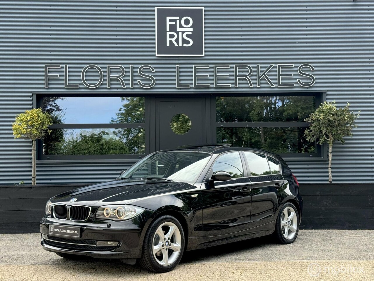 BMW 1-serie - 118i | Youngtimer | Xenon | Dakje | Navi - AutoWereld.nl
