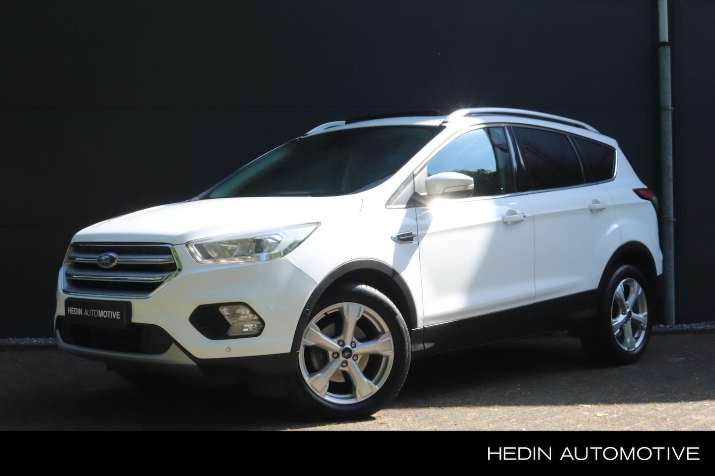 Ford Kuga - 1.5 EcoBoost Titanium | Panoramadak | Stoel+Stuur Verwarming| Elek. Achterklep | Camera | - AutoWereld.nl