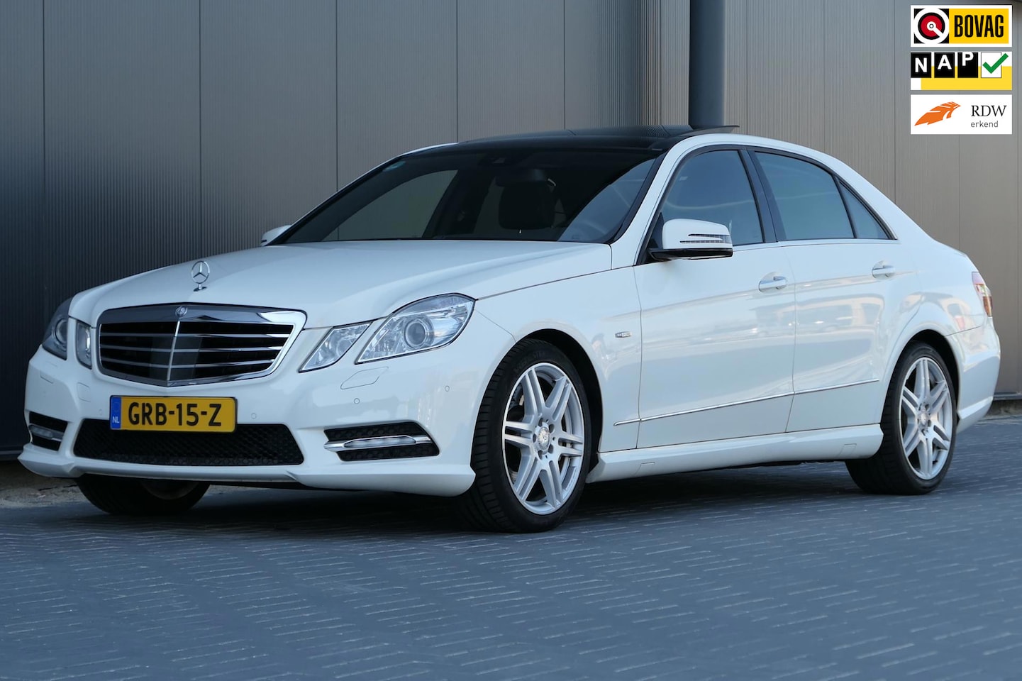 Mercedes-Benz E-klasse - 500 AMG Panorama Harman/kardon Spoorassist Memory - AutoWereld.nl
