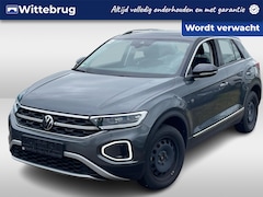 Volkswagen T-Roc - 1.5 TSI 150pk DSG Style / Panoramadak / Digital Cockpit Pro / 18" LMV / Navi / Camera / Ke