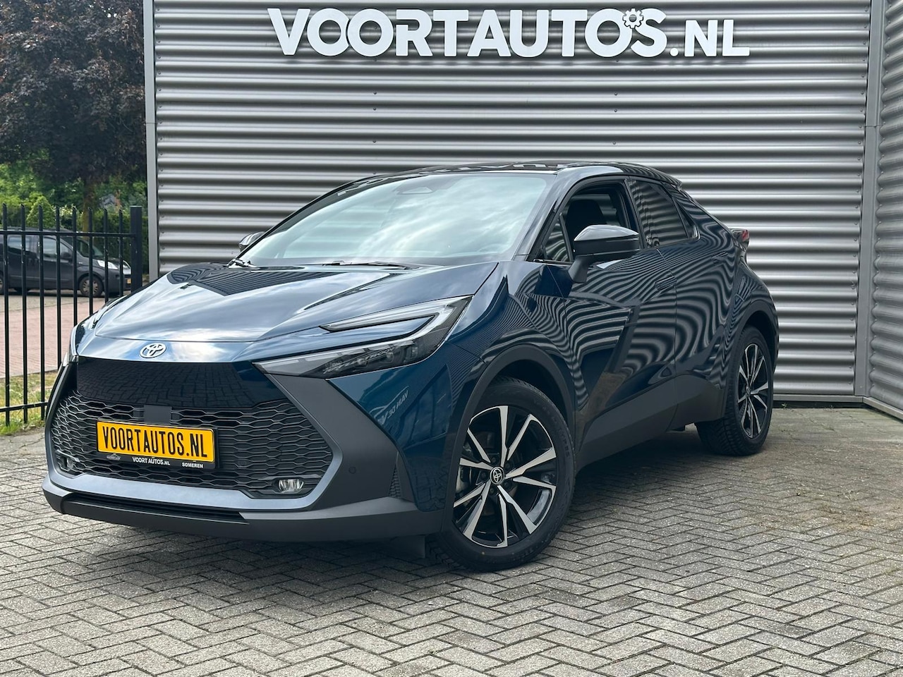 Toyota C-HR - 1.8 Hybrid 140 Dynamic | Two Tone | Apple Carplay | Matrix LED | Elektrische Klep | Adapti - AutoWereld.nl