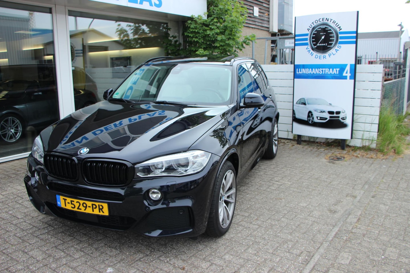 BMW X5 - xDrive35i High Executive - AutoWereld.nl