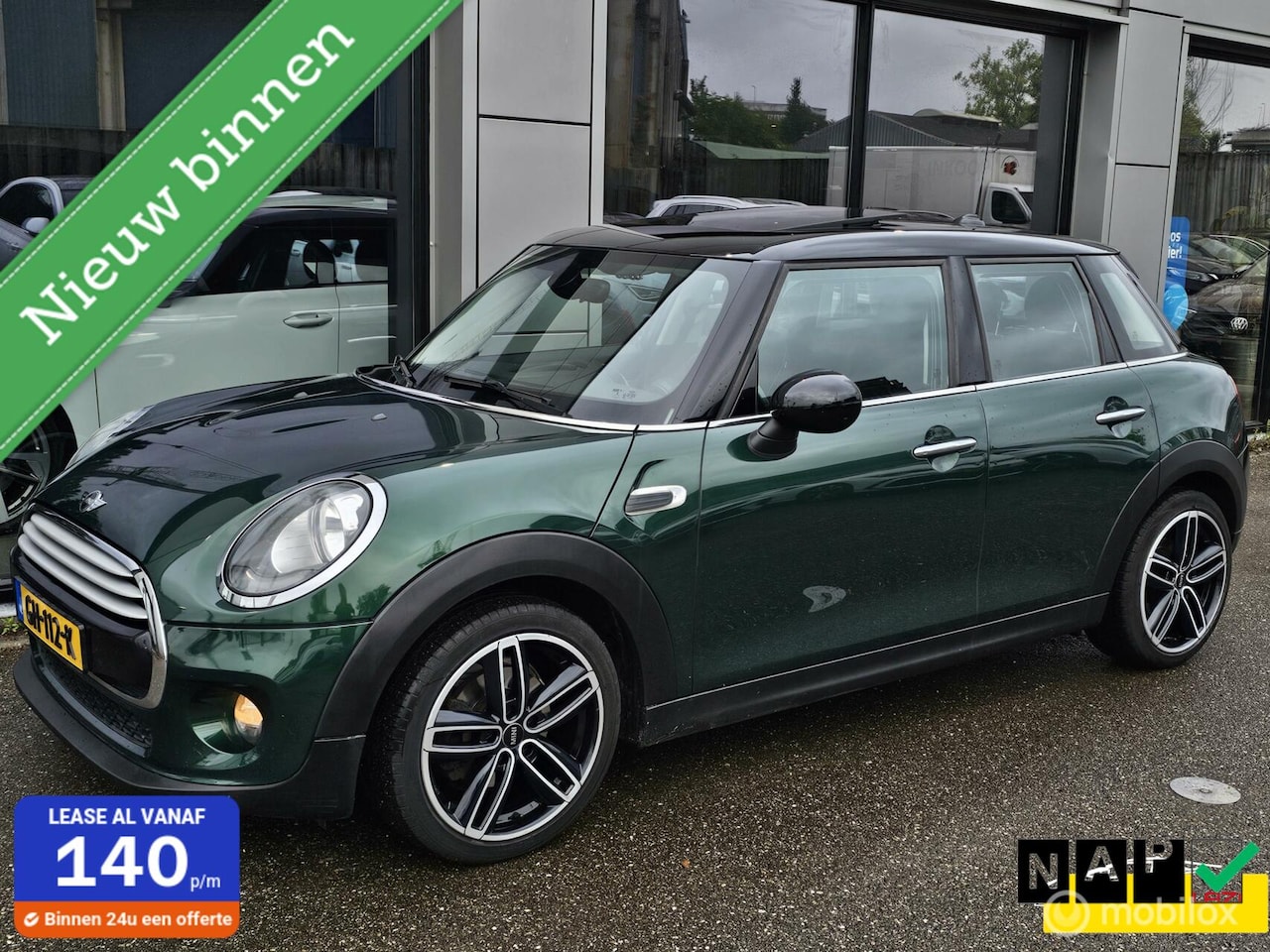 MINI Cooper - Mini 1.5 Serious Business Panorama/Navigatie/PDC - AutoWereld.nl
