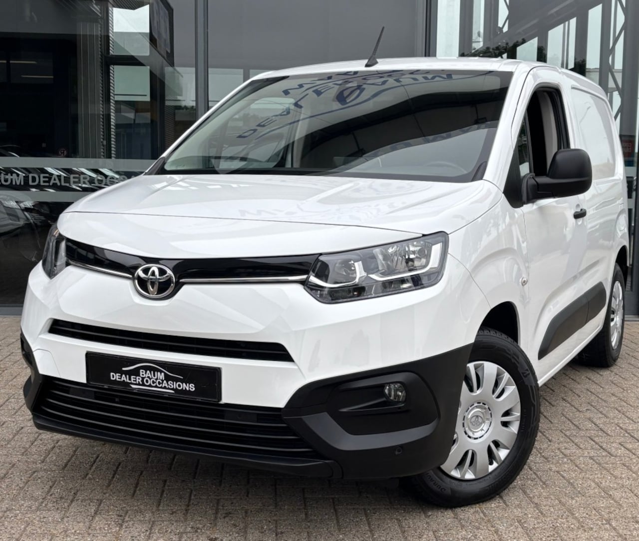 Toyota ProAce City - 1.2 NAVIGATOR LONG AIRCO PDC-CAMERA 3ZITS - AutoWereld.nl