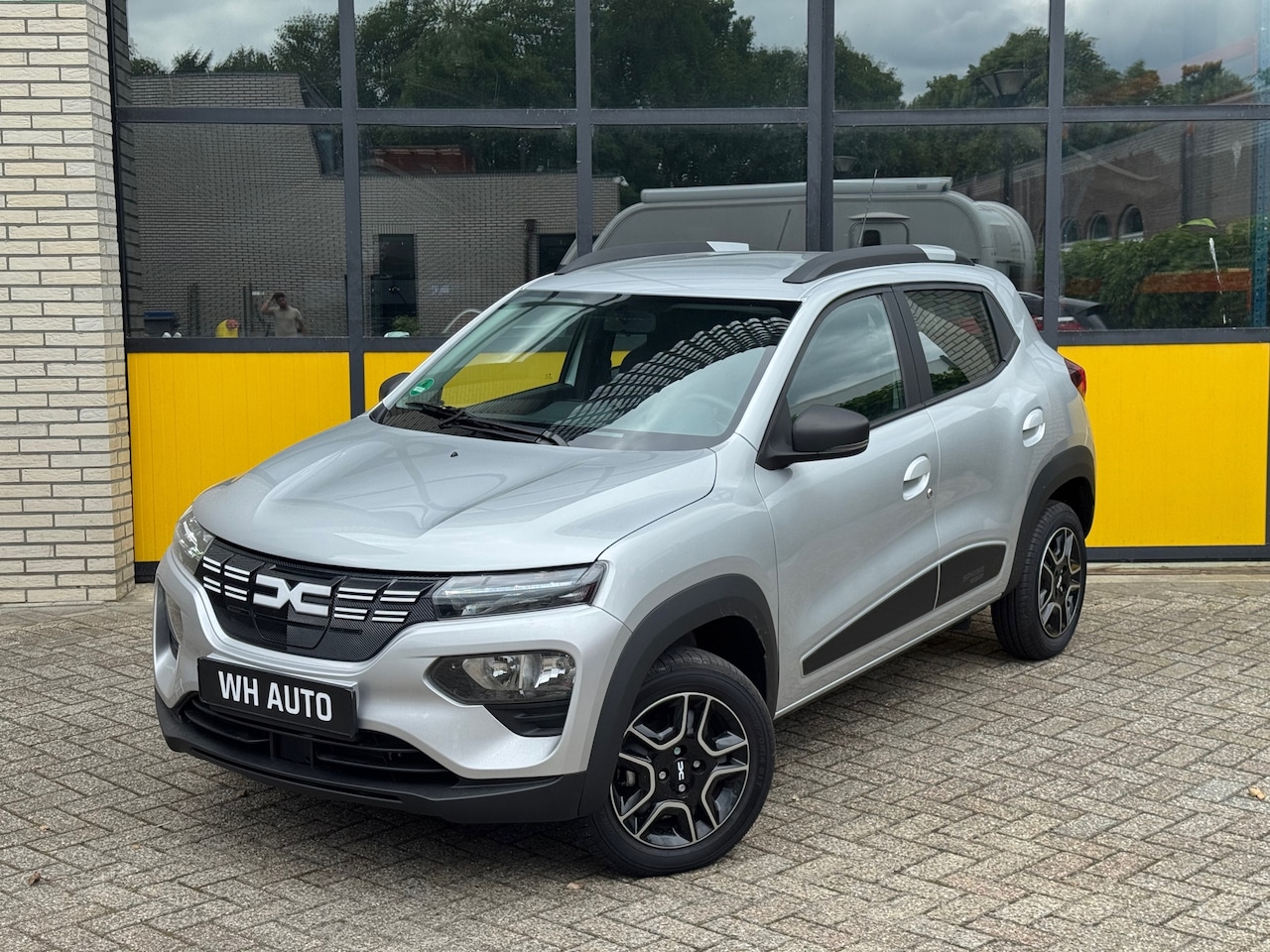 Dacia Spring - Essential 27 kWh - AutoWereld.nl