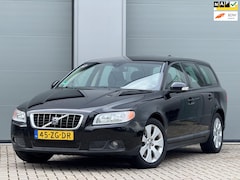 Volvo V70 - 2.4D Kinetic | Automaat | Trekhaak | Parkeersensoren | Bluethooth | 17 inch