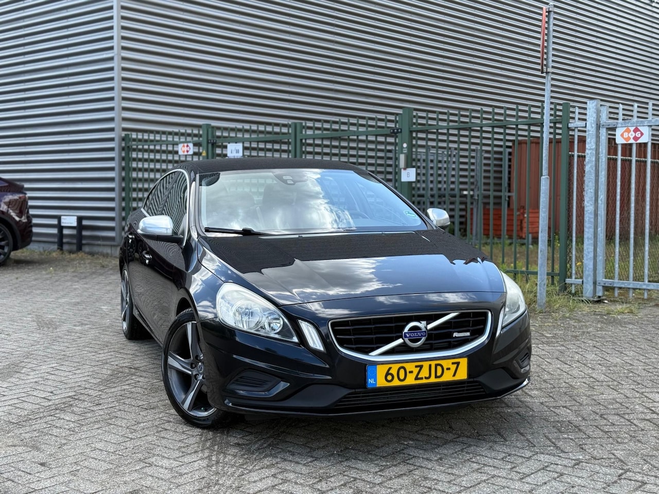 Volvo S60 - 2.0 D4 R-Design (bj 11-2012) 163PK|NAVI|PDC|18” LMV - AutoWereld.nl