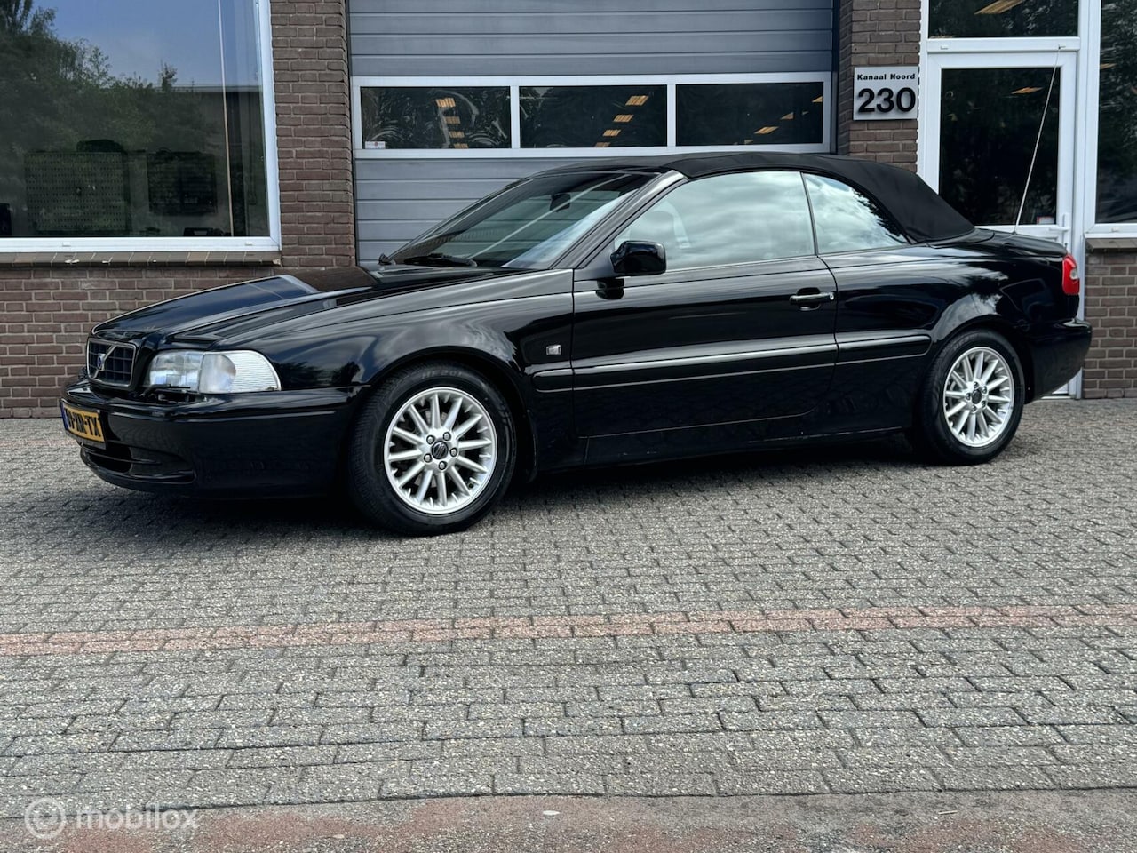 Volvo C70 Convertible - 2.0 T 2.0 T - AutoWereld.nl