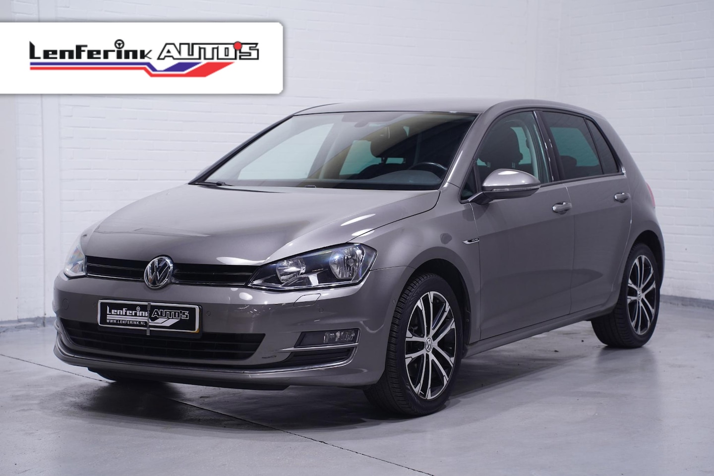 Volkswagen Golf - 1.4 TSI Lounge BMT Clima Navi PDC v+a Stoelverwarming Parkeerhulp Lichtpakket - AutoWereld.nl