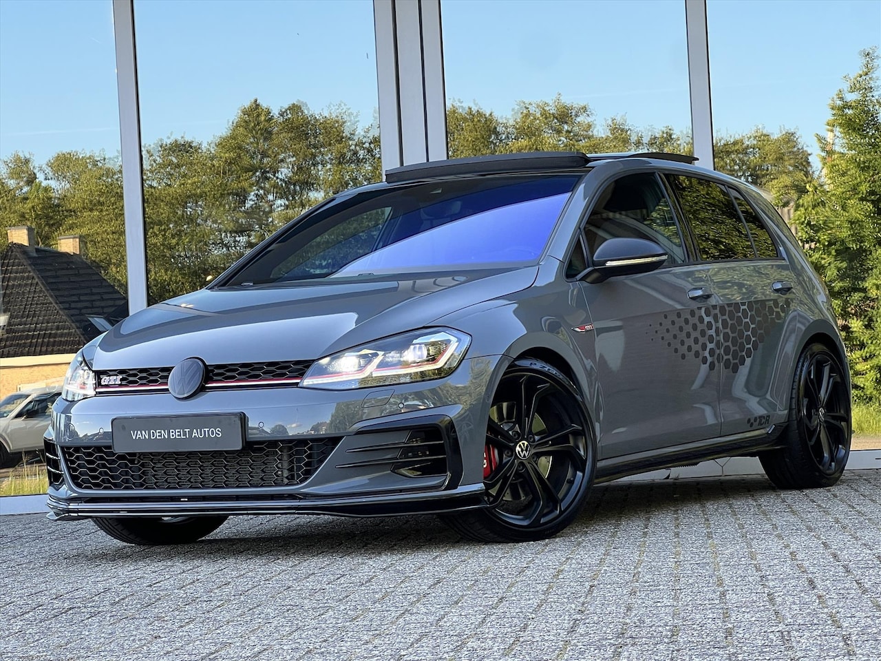 Volkswagen Golf - 7.5 2.0 TSI GTI TCR 330PK / Pano / Akrapovic / Keyless / Virtual Cockpit / Acc / Dcc / Cam - AutoWereld.nl
