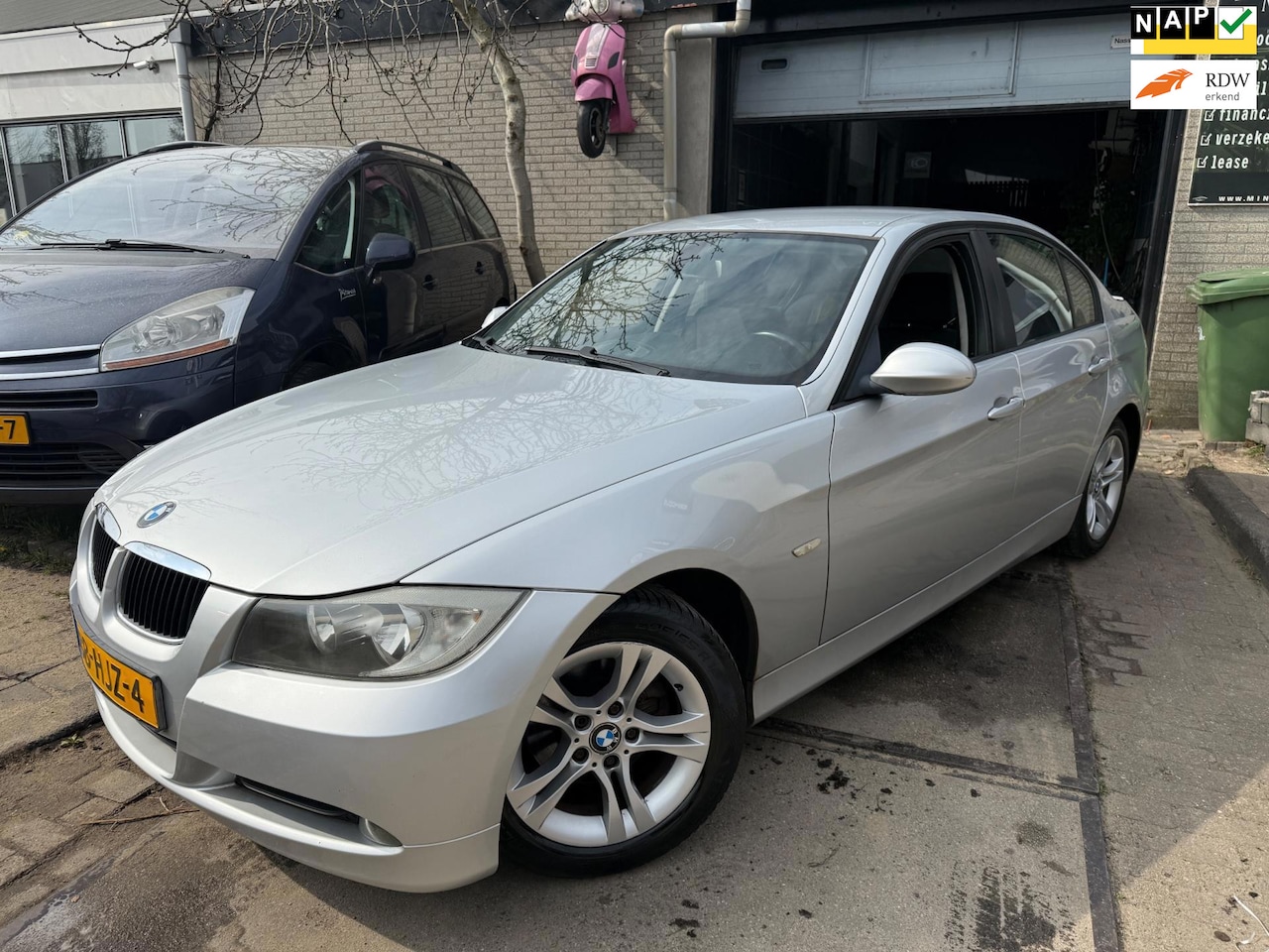 BMW 3-serie - 320i Business Line Apk/Airco/2.Sleutel/6.Bak - AutoWereld.nl