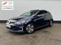 Volkswagen Golf - 1.4 TSI PHEV GTE l PANODAK l TREKHAAK l ACC