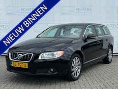Volvo V70 - 1.6 T4 Limited Edition NL AUTO | LEDER | PDC | STOELVERW |