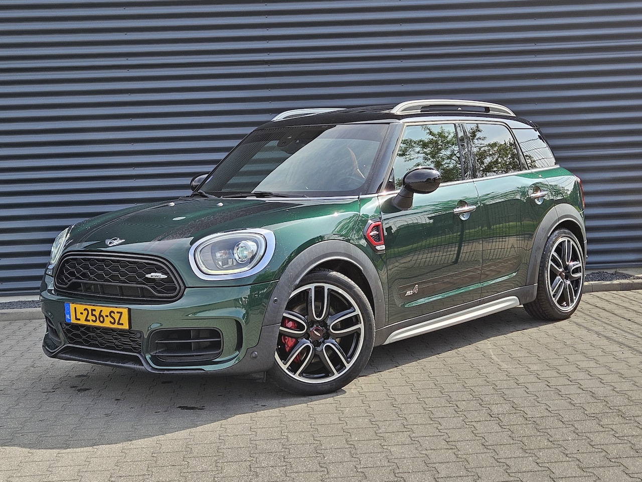 MINI Countryman - Mini 2.0 John Cooper Works ALL4 Chili 231pk | Panodak | Adaptive Cruise | Alcantara Sports - AutoWereld.nl