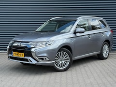 Mitsubishi Outlander - 2.4 Intense Plug in Hybrid 225pk PHEV | Trekhaak Afneembaar | Carplay | Parkeersensoren |