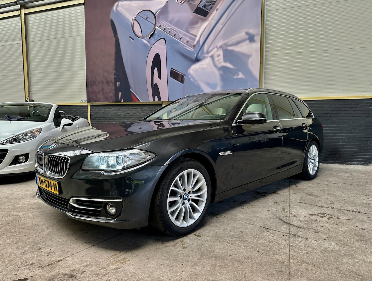 BMW 5-serie Touring - 528i High Executive|BMW dealeronderhouden| Pano| Comfortstoelen| - AutoWereld.nl
