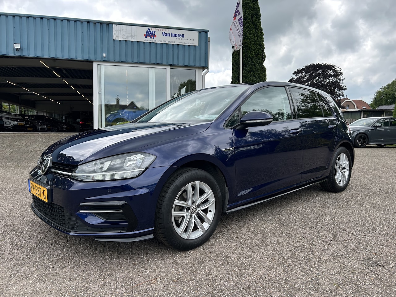 Volkswagen Golf - 1.0 TSI Comfortline R-Line - AutoWereld.nl