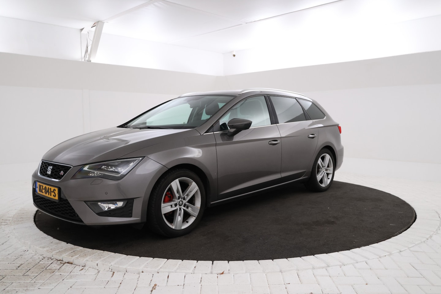 Seat Leon ST - 1.4 TSI FR Business 1.4 TSI FR Business - AutoWereld.nl