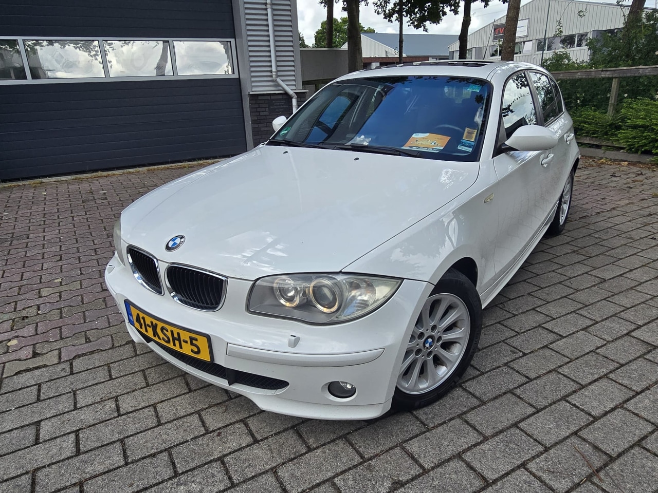 BMW 1-serie - 120d Business Line 120D BUSINESS LINE - AutoWereld.nl