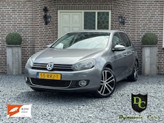 Volkswagen Golf - 1.2 TSI Highline*Carplay *Alcantara *Trekhk