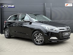 Hyundai i20 - 1.0 T-GDI Comfort 100 PK, Navigatie, Camera, Lichtmetalen velgen, Trekhaak