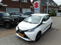 Toyota Aygo - AUTOMAAT X-PLAY