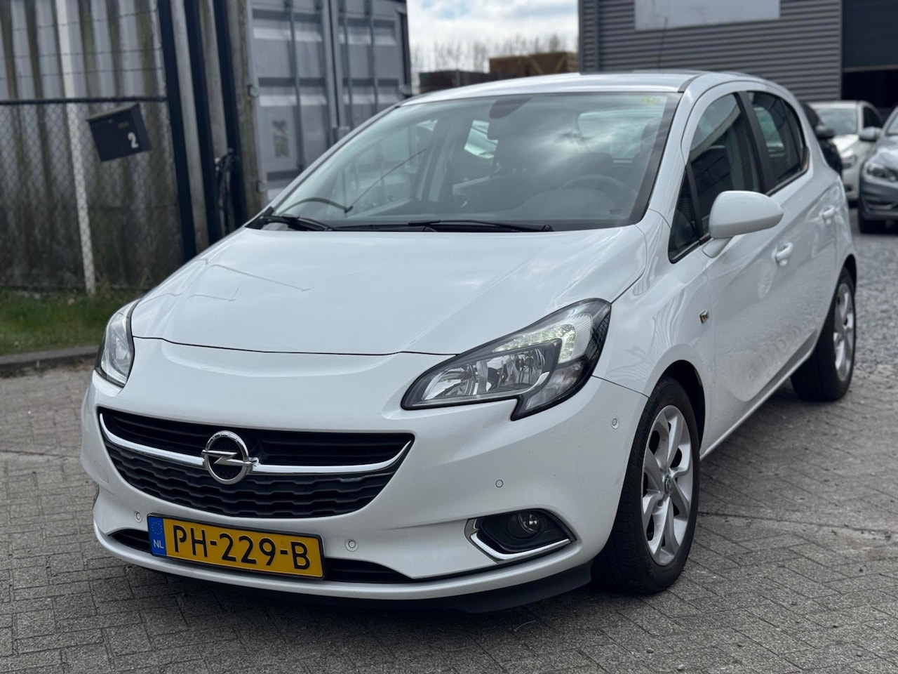 Opel Corsa - 1.3 CDTI Online Edition Airco Camera 5 Deurs - AutoWereld.nl