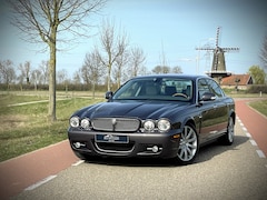Jaguar XJ - 4.2 V8 Sovereign LWB / YOUNGTIMER / FULL SERVICE FILE